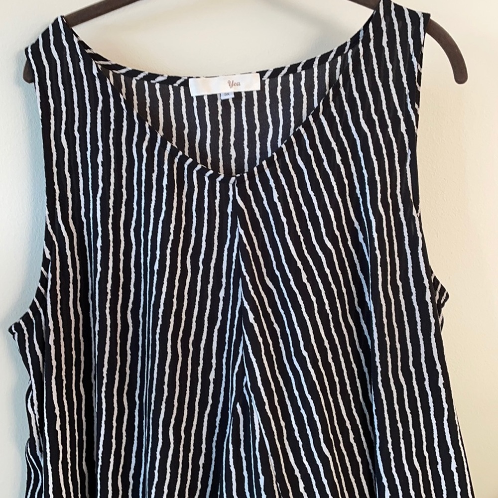 Sleeveless dress